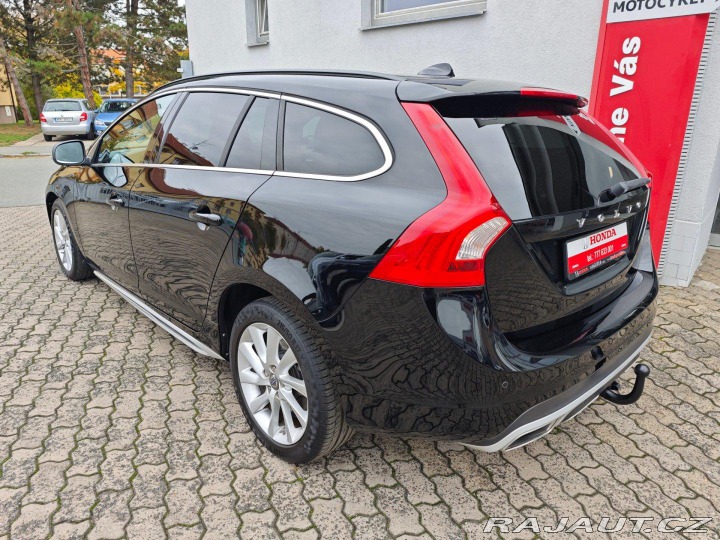Volvo V60 2.0 D4 Momentum Xenon Web 2014