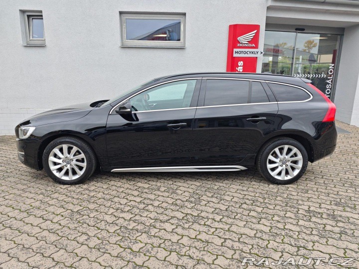Volvo V60 2.0 D4 Momentum Xenon Web 2014