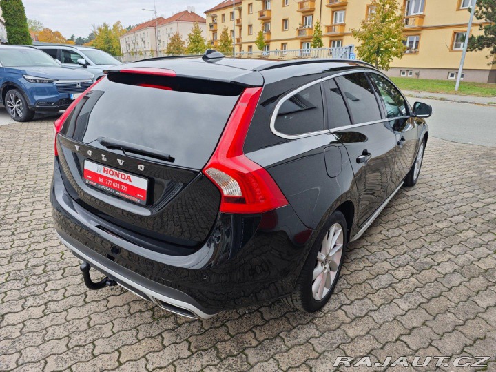 Volvo V60 2.0 D4 Momentum Xenon Web 2014
