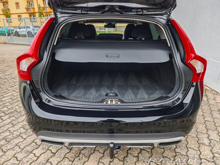 Volvo V60 2.0 D4 Momentum Xenon Web 2014