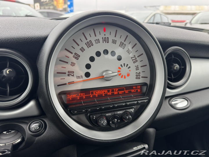 Mini Cooper 1,6i 90KW 60K NÁJEZD KOLA 2013