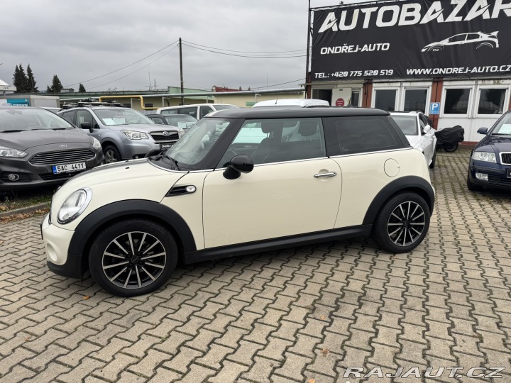 Mini Cooper 1,6i 90KW 60K NÁJEZD KOLA 2013