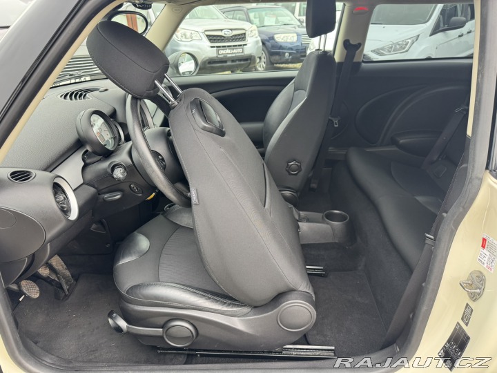 Mini Cooper 1,6i 90KW 60K NÁJEZD KOLA 2013
