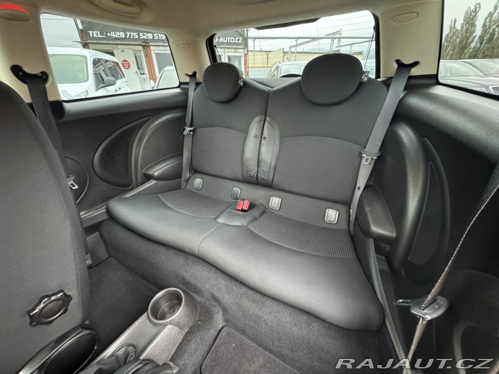 Mini Cooper 1,6i 90KW 60K NÁJEZD KOLA 2013