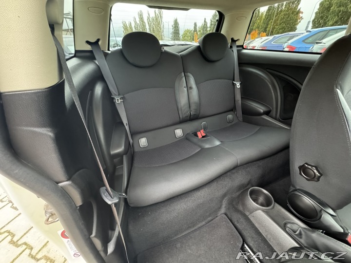 Mini Cooper 1,6i 90KW 60K NÁJEZD KOLA 2013