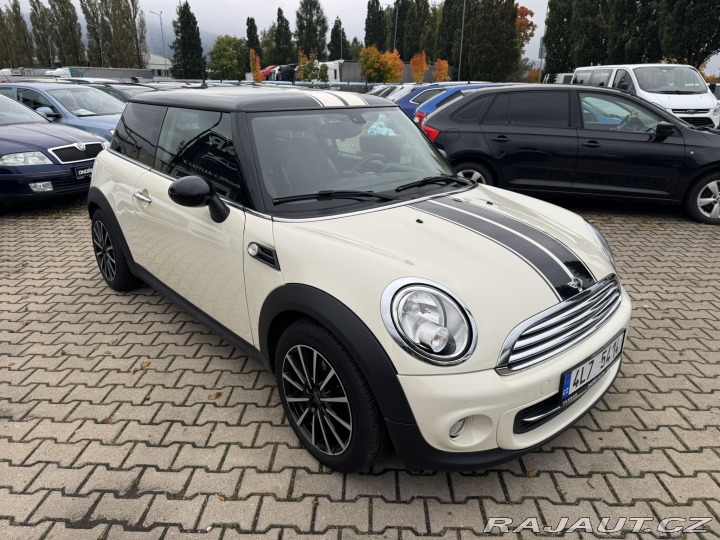 Mini Cooper 1,6i 90KW 60K NÁJEZD KOLA 2013