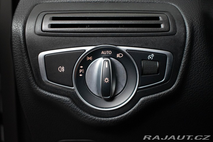 Mercedes-Benz GLC 200d REZERVACE 2019