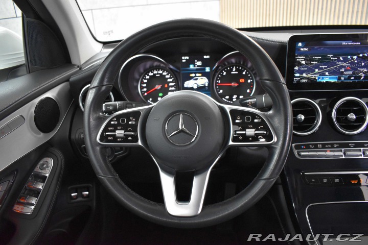 Mercedes-Benz GLC 200d 4x4*TAŽNÉ*NEZ.TOPENÍ 2019