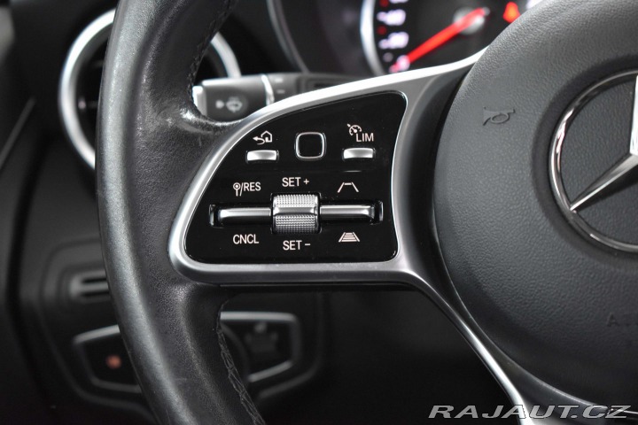 Mercedes-Benz GLC 200d REZERVACE 2019