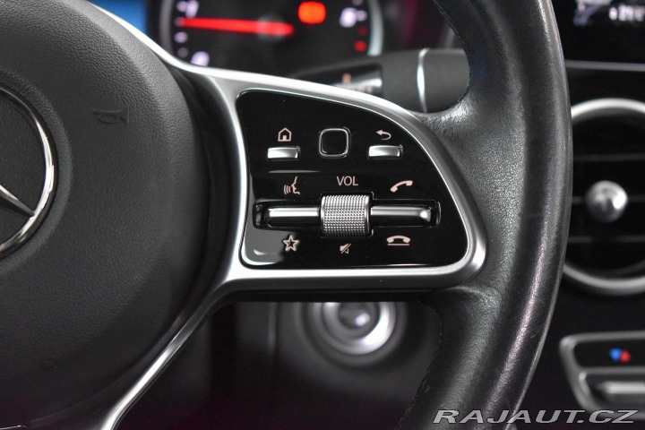 Mercedes-Benz GLC 200d REZERVACE 2019