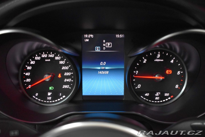 Mercedes-Benz GLC 200d REZERVACE 2019