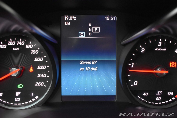 Mercedes-Benz GLC 200d REZERVACE 2019