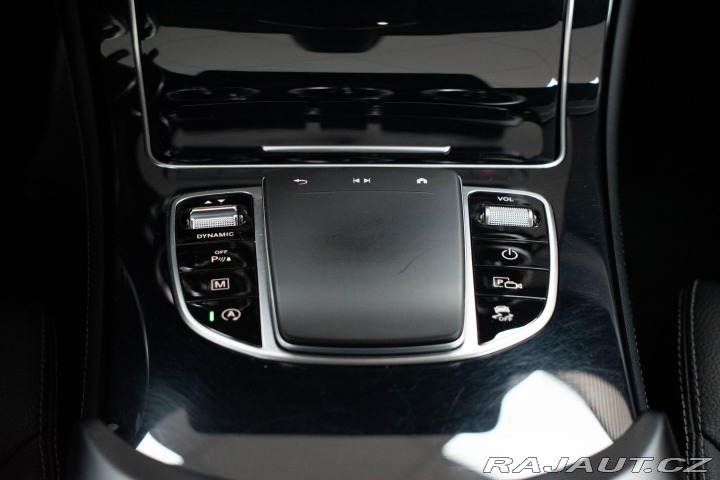 Mercedes-Benz GLC 200d REZERVACE 2019