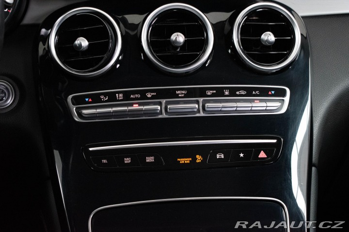 Mercedes-Benz GLC 200d 4x4*TAŽNÉ*NEZ.TOPENÍ 2019