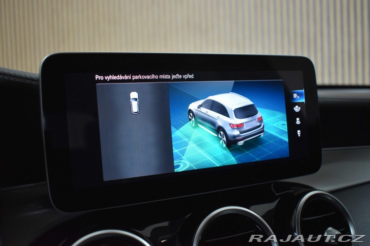 Mercedes-Benz GLC 200d REZERVACE 2019