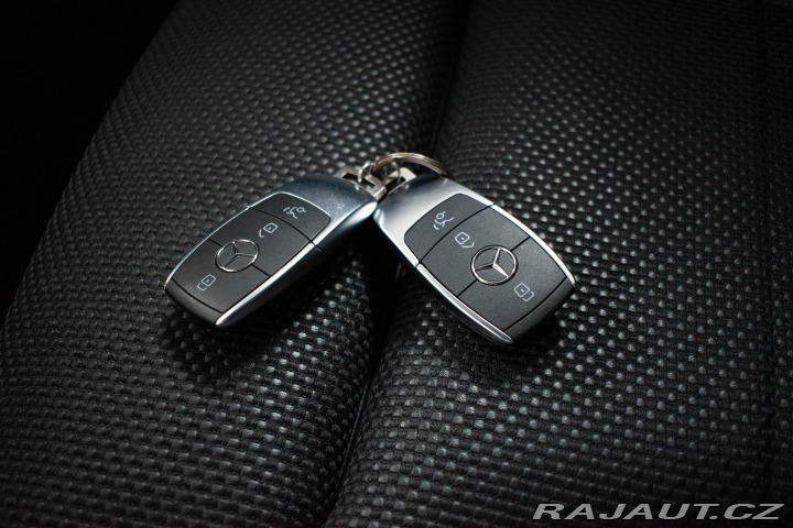 Mercedes-Benz GLC 200d REZERVACE 2019