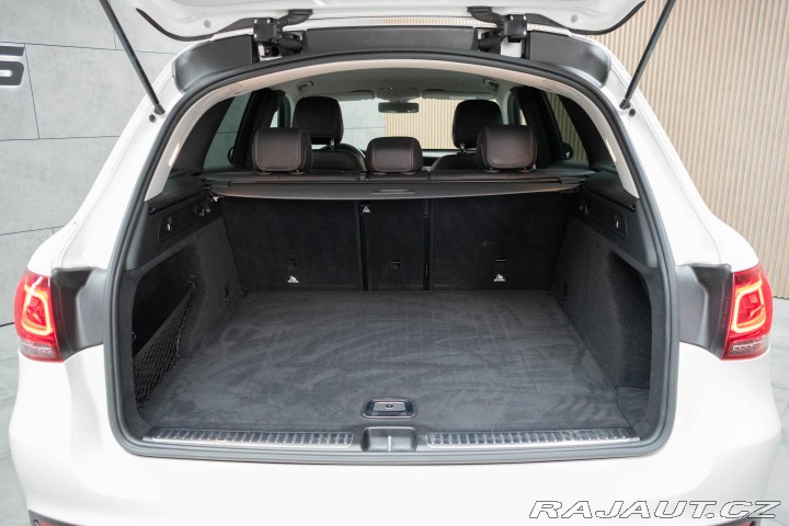 Mercedes-Benz GLC 200d REZERVACE 2019
