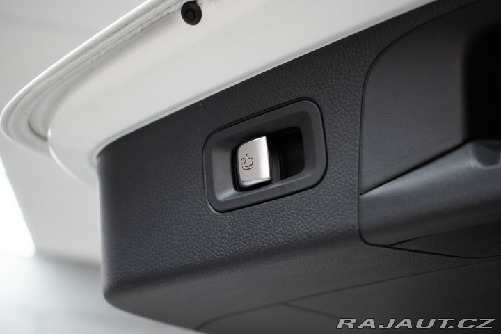 Mercedes-Benz GLC 200d REZERVACE 2019