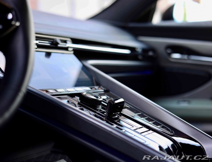Aston Martin DB12 Coupé 4.0 V8 500KW | Alu 2023
