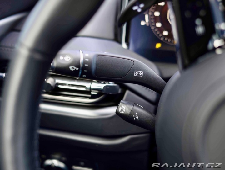 Aston Martin DB12 Coupé 4.0 V8 500KW | Alu 2023