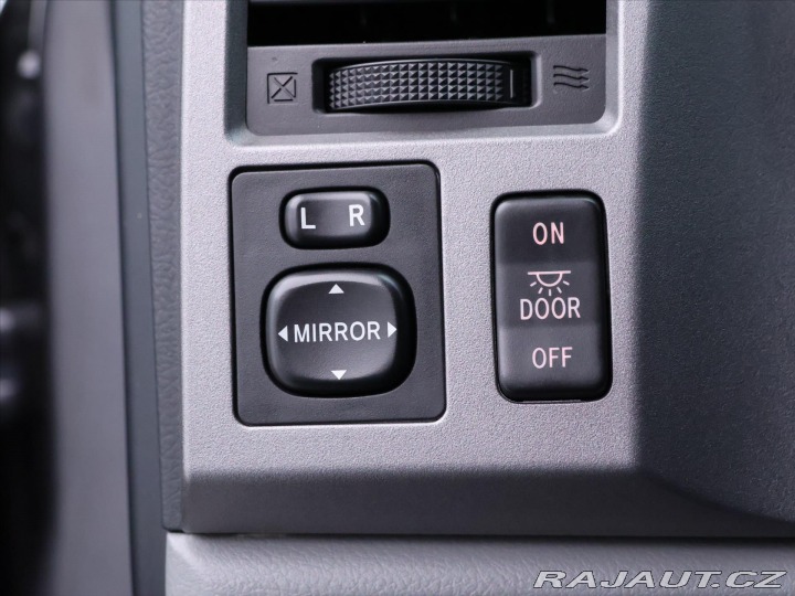 Toyota Tundra 5,7 V8 HEMI 285kW 4x4 2012