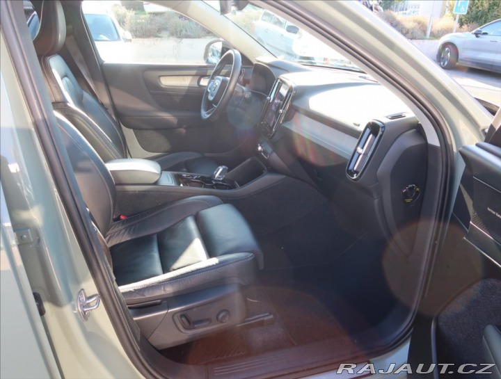 Volvo XC40 2,0 B4 Plus AWD AUT 2023