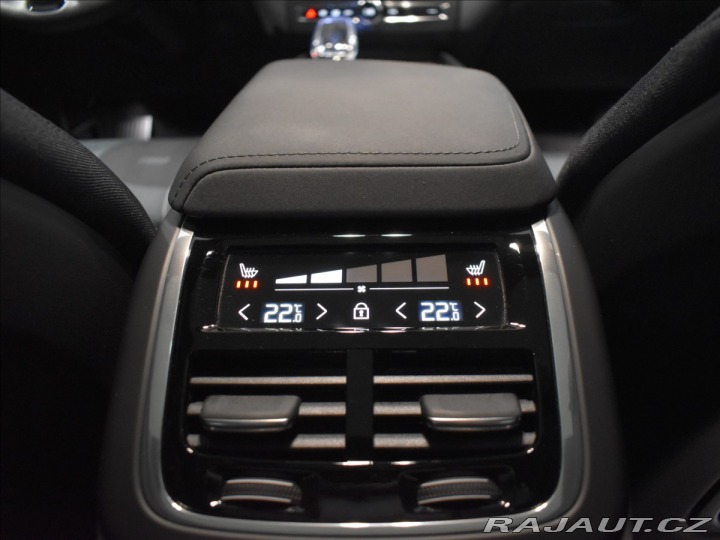 Volvo XC60 2,0 B5 AWD Ultra Vzduch,P 2025