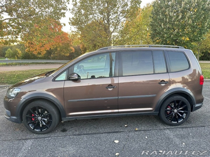 Volkswagen Touran 2,0   Cross, 125 kW, DSG, 2013