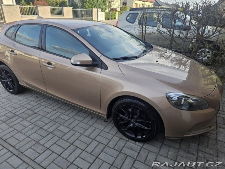 Volvo V40 1,6 1800