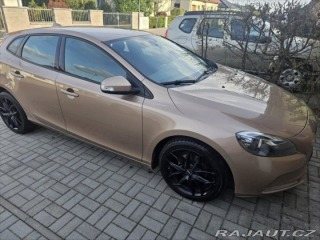 Volvo V40 1,6 1800