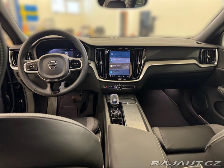 Volvo V60 2,0 B4 FWD Plus Dark 3456 2024