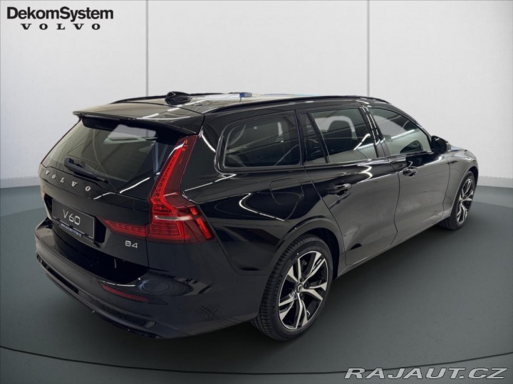 Volvo V60 2,0 B4 FWD Plus Dark 3456 2024