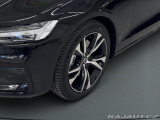 Volvo V60 2,0 B4 FWD Plus Dark 3456 2024