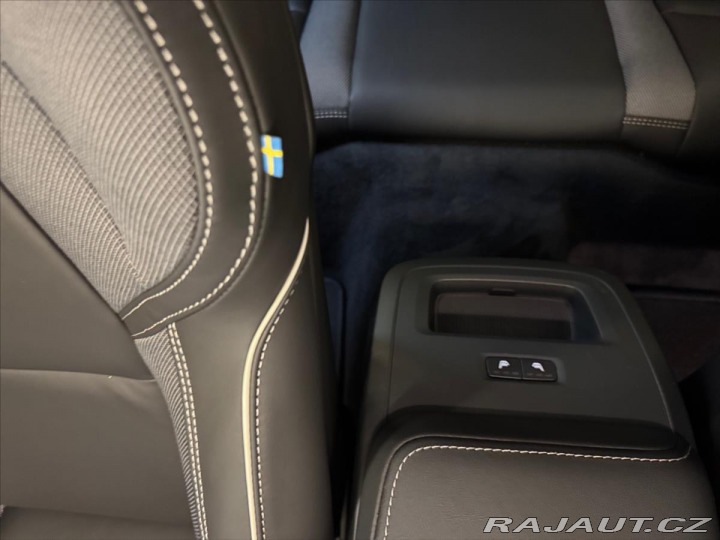 Volvo V60 2,0 B4 FWD Plus Dark 5418 2025