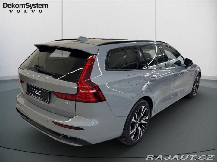 Volvo V60 2,0 B4 FWD Plus Dark 5418 2025