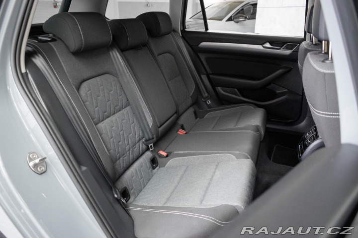 Volkswagen Passat 2.0 TDI REZERVACE 2023