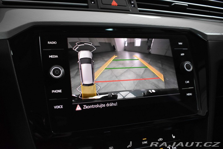 Volkswagen Passat 2.0 TDI REZERVACE 2023