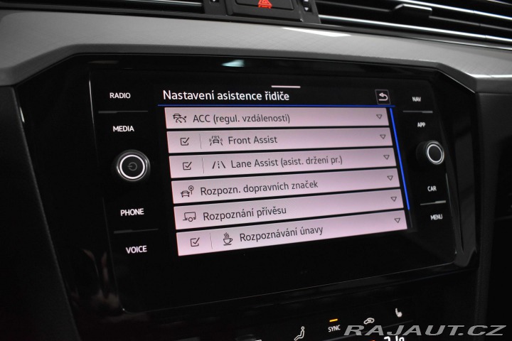 Volkswagen Passat 2.0 TDI REZERVACE 2023