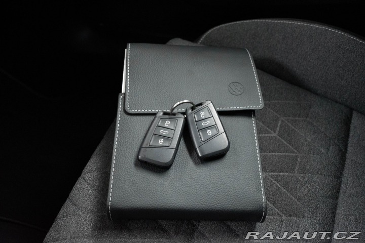 Volkswagen Passat 2.0 TDI REZERVACE 2023