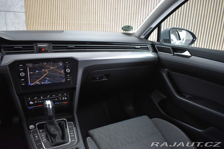 Volkswagen Passat 2.0 TDI REZERVACE 2023