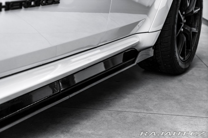 Jeep Grand Cherokee SRT 8 1800