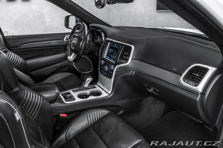 Jeep Grand Cherokee SRT 8 1800