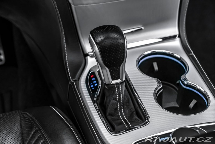 Jeep Grand Cherokee SRT 8 1800