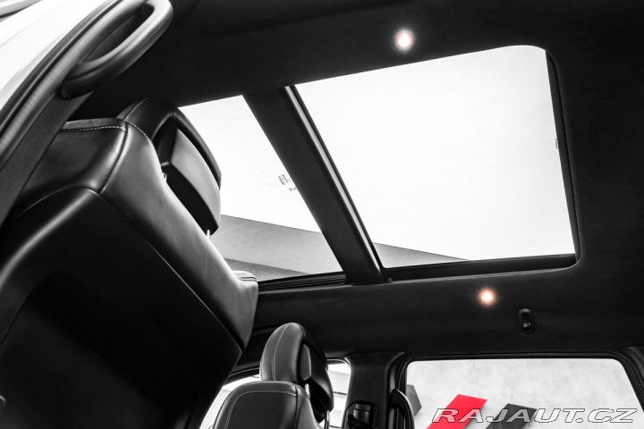 Jeep Grand Cherokee SRT 8 1800