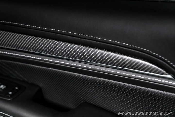 Jeep Grand Cherokee SRT 8 1800