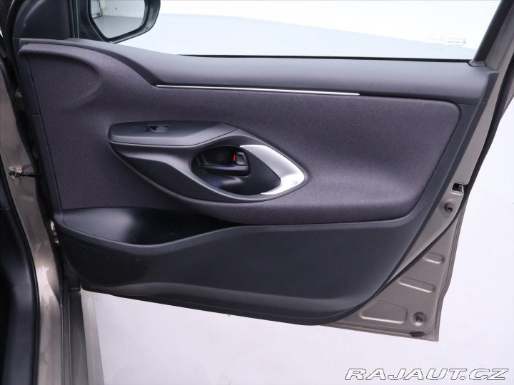 Toyota Yaris 1,5 Hybrid e-CVT CZ Style 2023