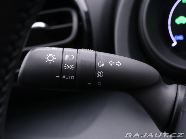 Toyota Yaris 1,5 Hybrid e-CVT CZ Style 2023