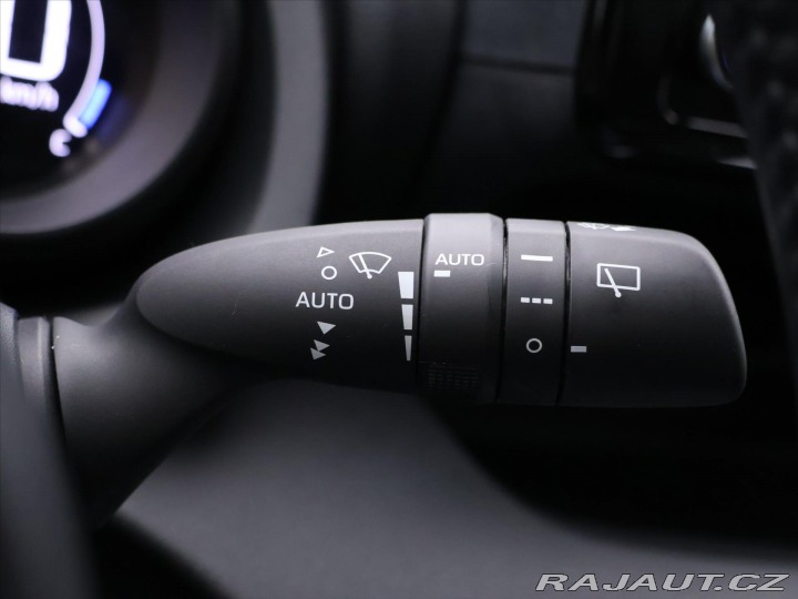 Toyota Yaris 1,5 Hybrid e-CVT CZ Style 2023