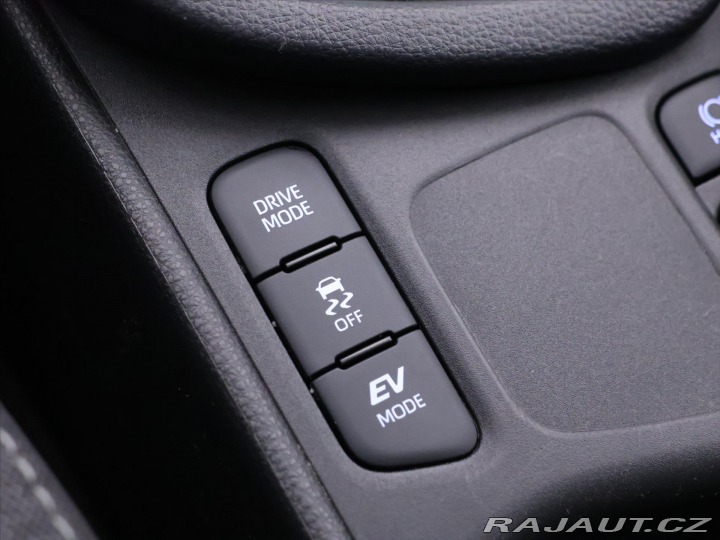 Toyota Yaris 1,5 Hybrid e-CVT CZ Style 2023
