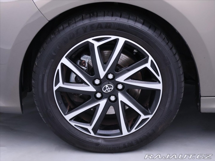 Toyota Yaris 1,5 Hybrid e-CVT CZ Style 2023